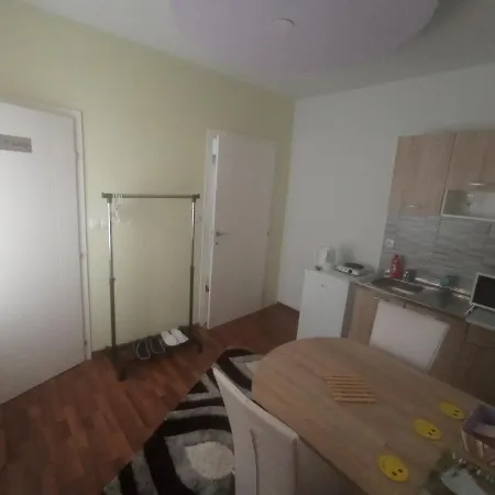 Lana Apartment *