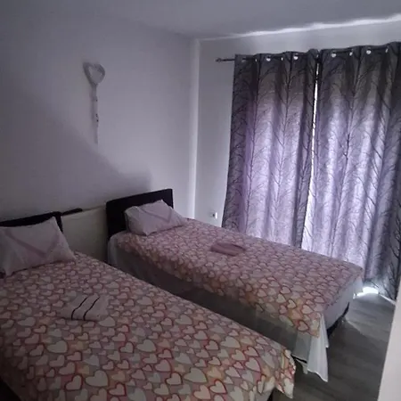Lana Apartment *